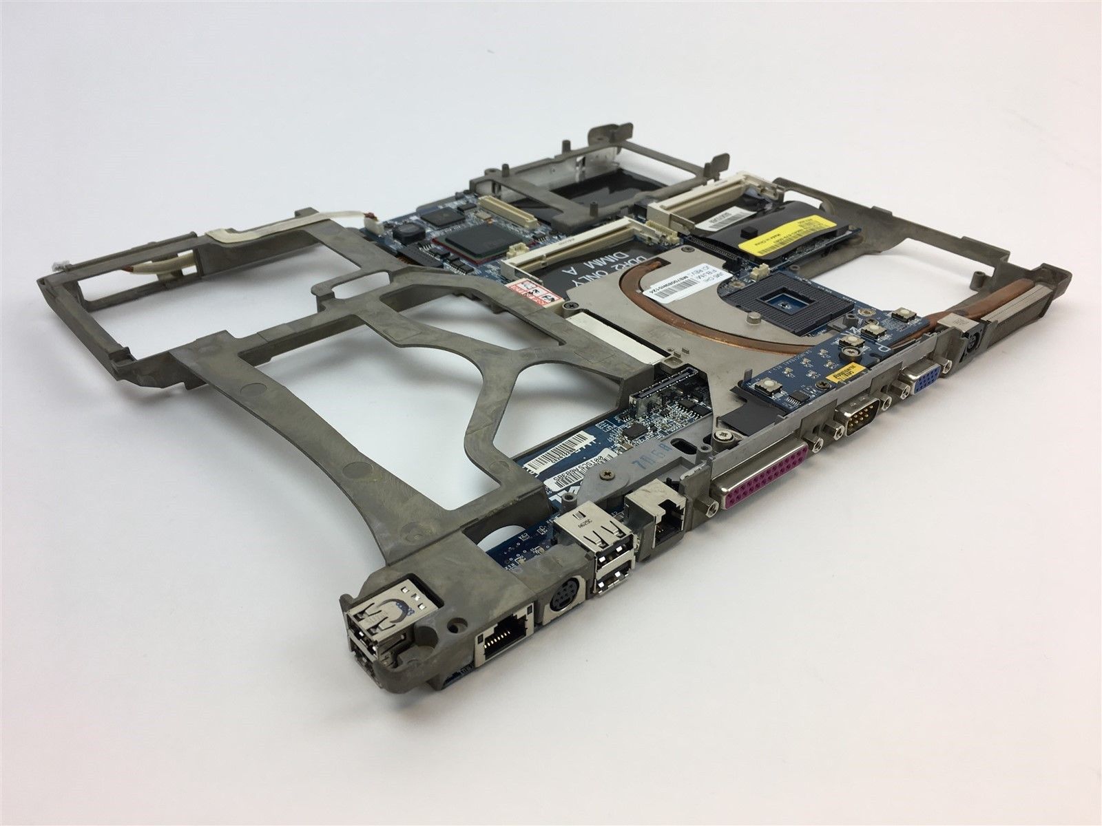 Dell Latitude Laptop Motherboard Intel with Tray D4572 0D4572