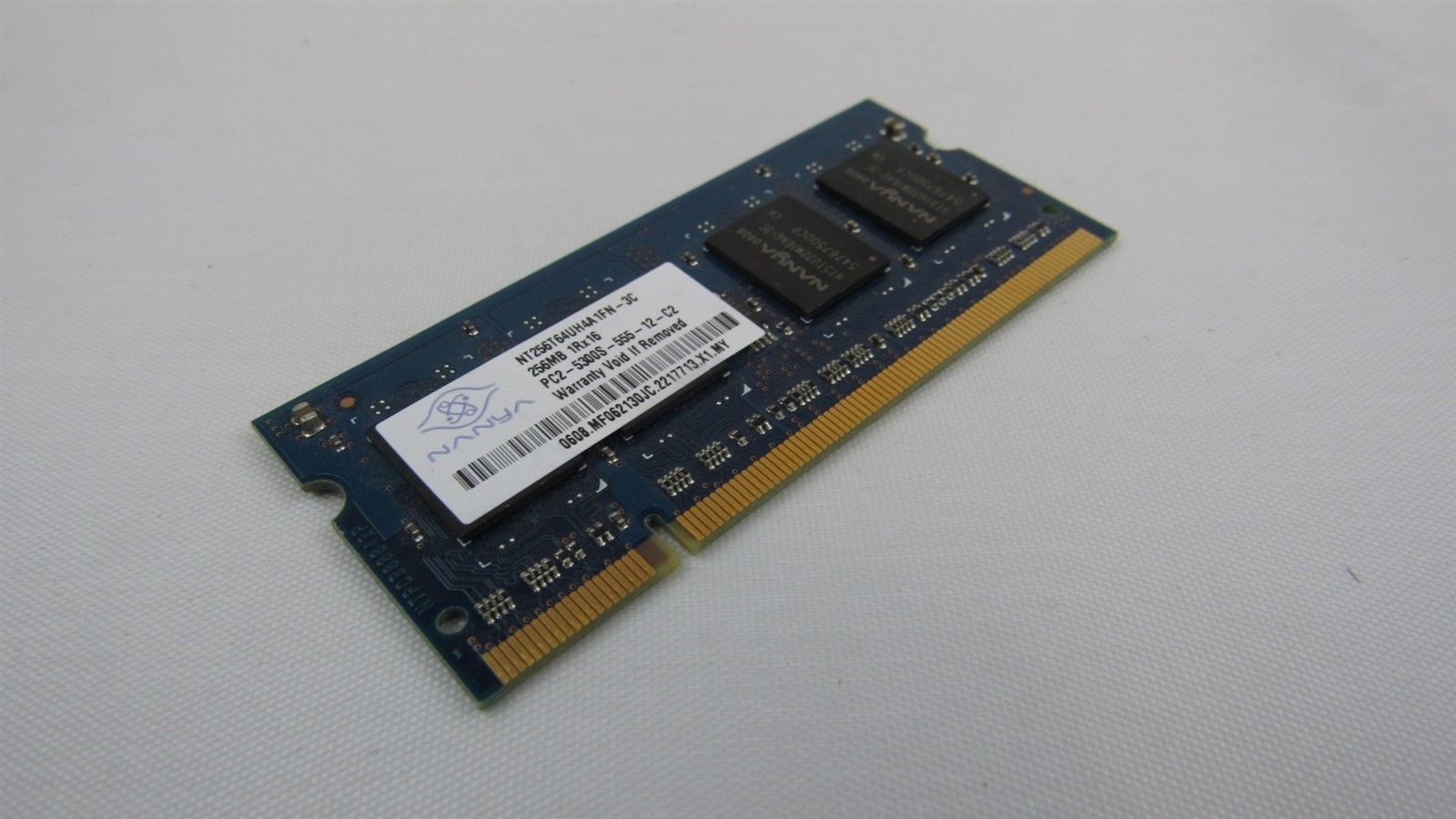 Nanya 256MB PC2-5300 DDR2-667MHz non-ECC CL5 200-Pin SoDimm NT256T64UH4A1FN-3C