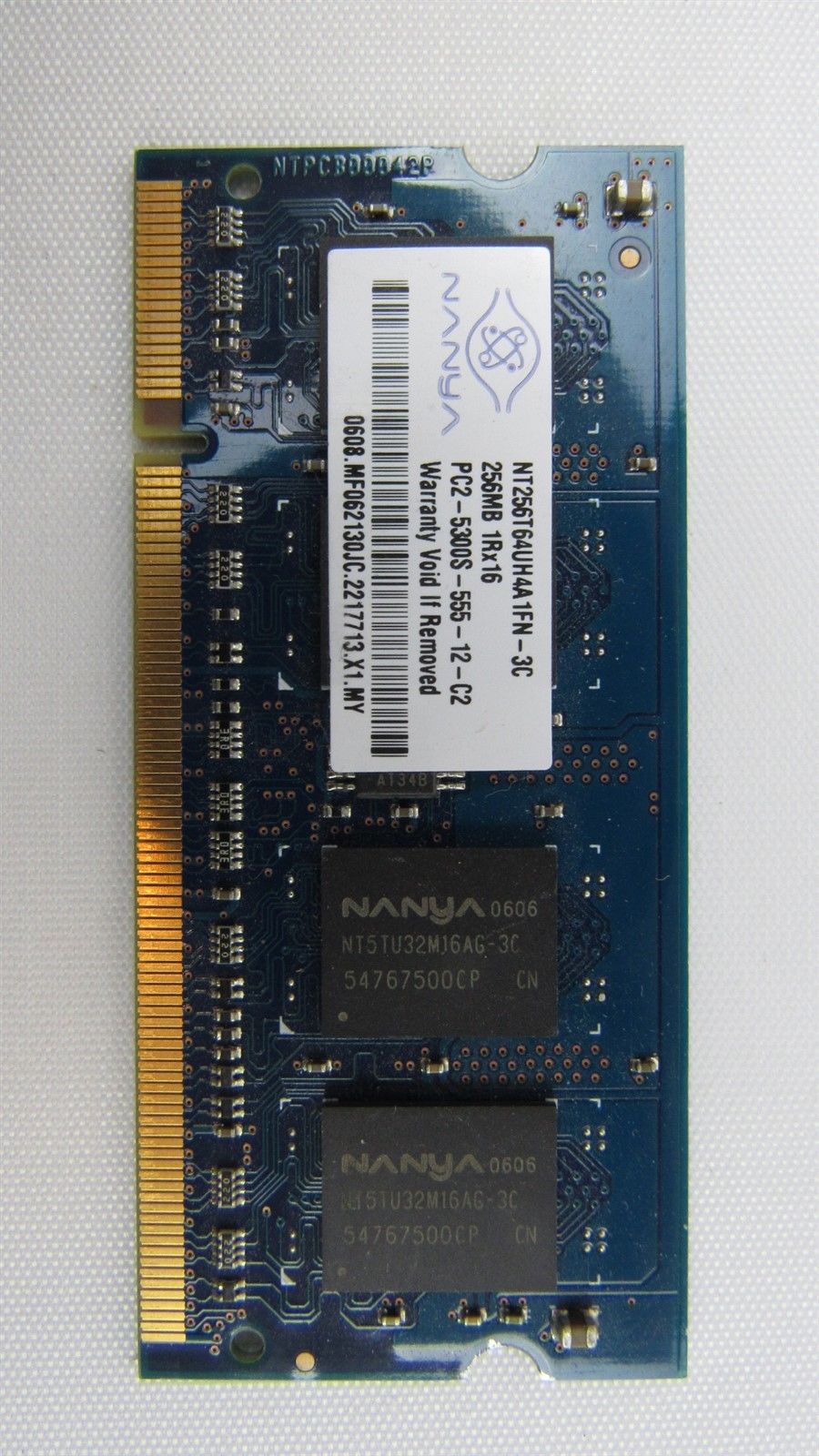 Nanya 256MB PC2-5300 DDR2-667MHz non-ECC CL5 200-Pin SoDimm NT256T64UH4A1FN-3C