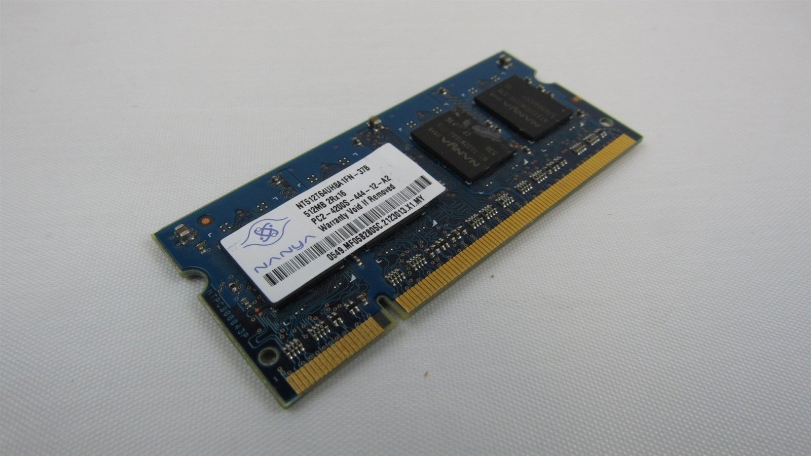 Nanya 512MB PC2-4200 DDR2-533MHz non-ECC CL4 200-Pin SoDimm NT512T64UH8A1FN-37B