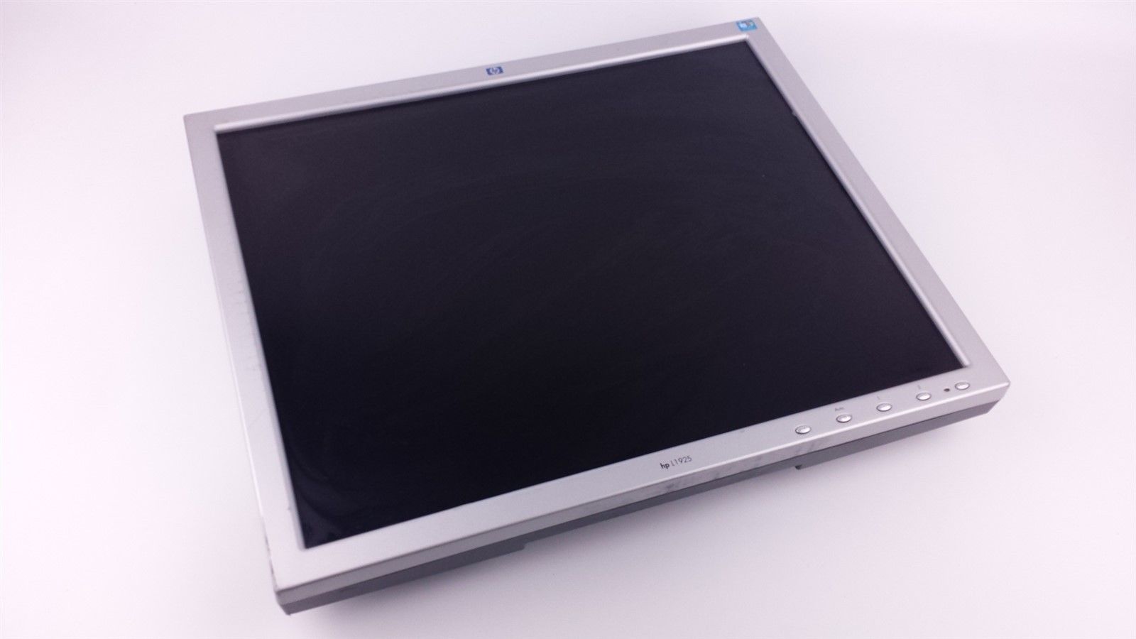 HP L1955 Flat Screen LCD Computer Monitor 19" P9626 322642-001 324751-001