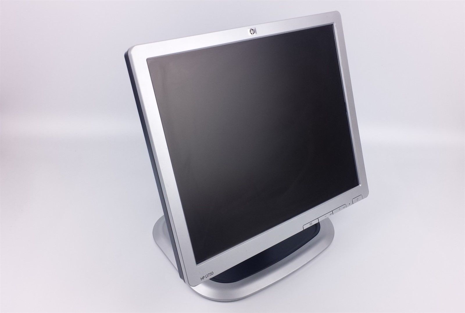 HP L1750 Flat Screen LCD Computer Monitor 17" GF904A w/ Power & VGA Cord