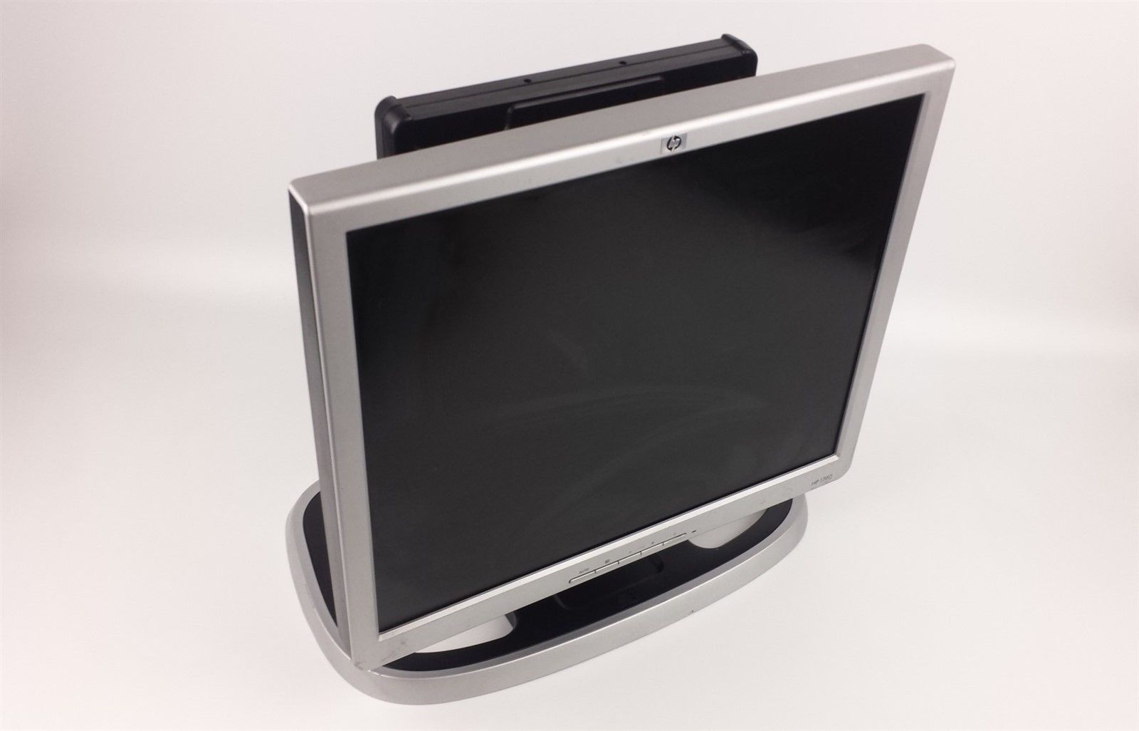 HP 1740 LCD Flat Panel Display Monitor 17" with Power Cord VGA Cord Solid Stand